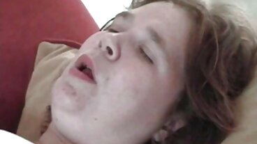 Nieprzyzwoite cycki Skylar Vox owijają się super laski nago wokół fiuta POV