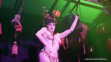 Mama przyjaciela pracuje jako MILF 4 Hire! - nagie młode laski Cherie DeVille