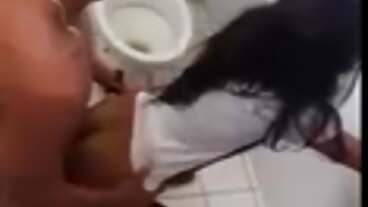 Brazzers: Cycata gra Violet Myers została nagie laski na plazy przerwana przez wielkiego czarnego donga na PornHD
