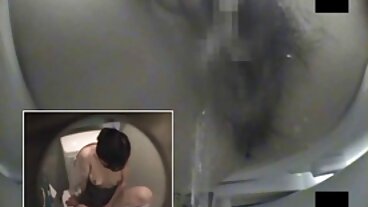 Naughty America: seksowna mamuśka Victoria Lobov kocha młodego podgladanie nagich lasek kutasa w PornHD