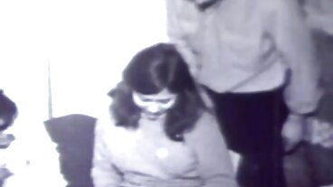 Stepma nagie laski zdjęcia Addams chce wypróbować Nuw Puppies!