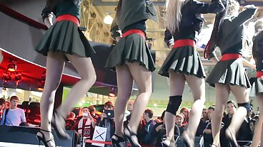 Ręce przyklejone do Willy'ego! z udziałem Cherie DeVille i nagie laski Ricky