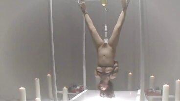 MommysGirl: zdezorientowana macocha Ryan Keely uprawiająca lesbijski seks z nagie dupy na plazy Mayą Woulfe w PornHD